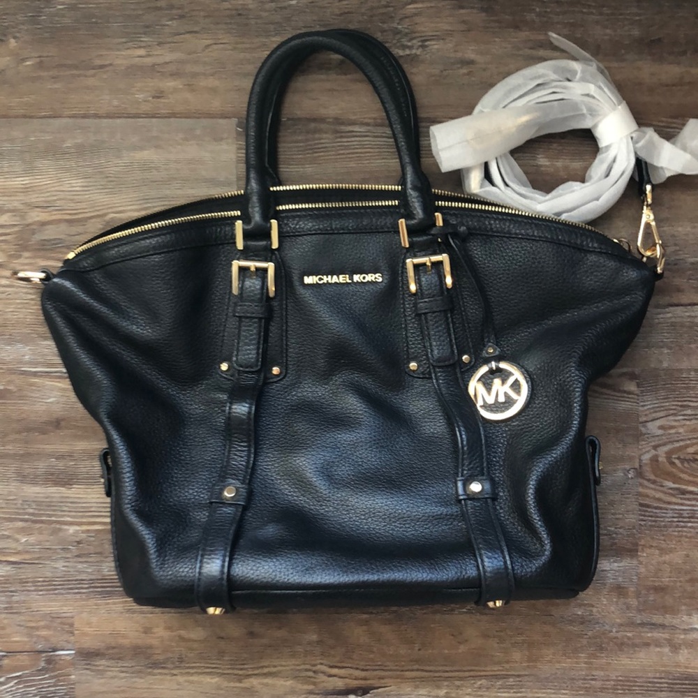 Micheal Kors Black Med Handbag w/Shoulder Strap